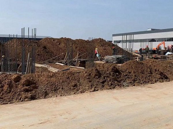 鹏洲塑业年产200万米塑料管材项目配套综合楼开工